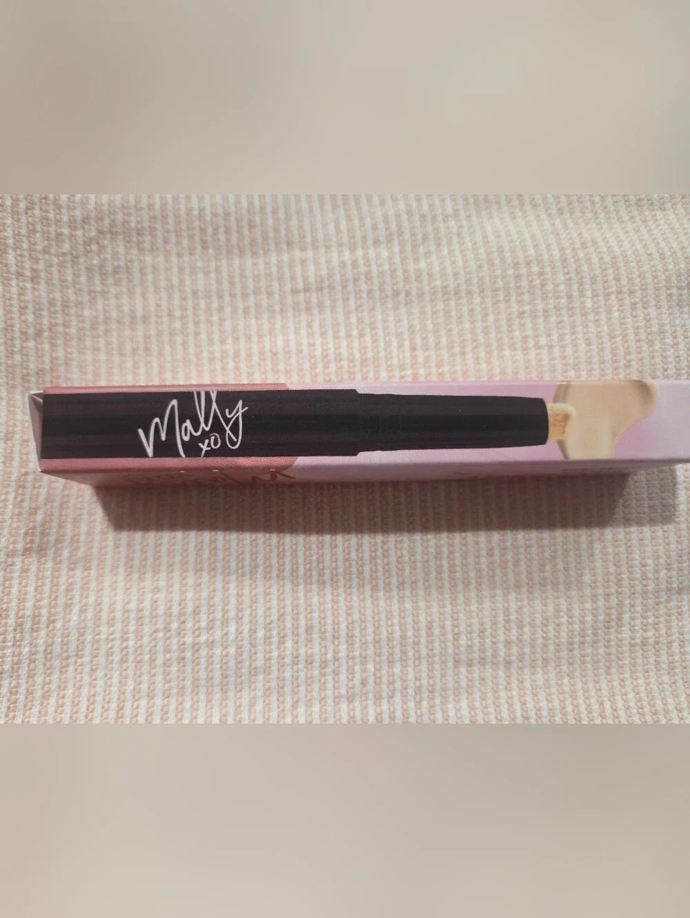 Mally Dark Circle Corrector - Pink Packaging